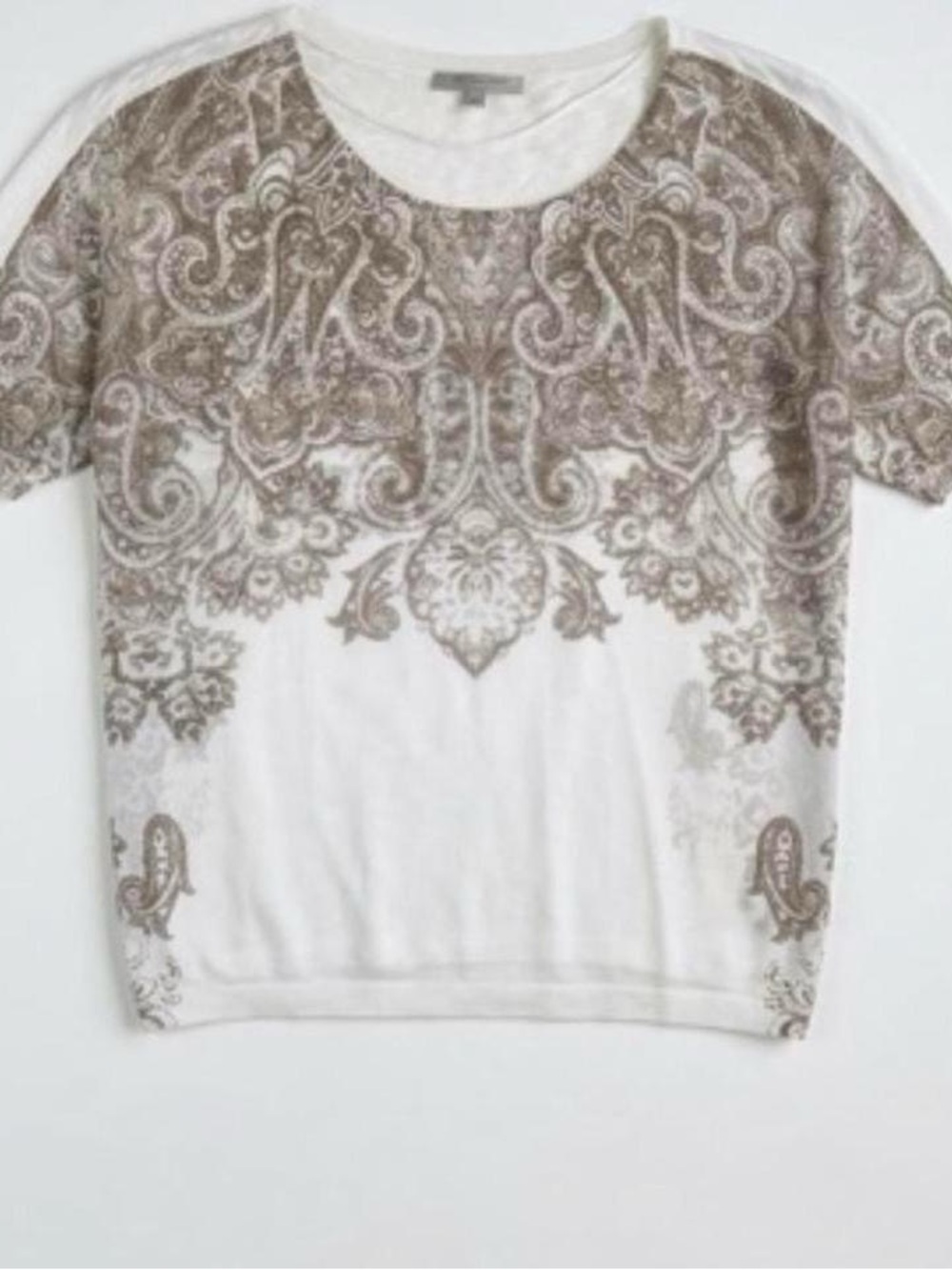 Paisley-Print Short Sleeve Tee in White and Taupe